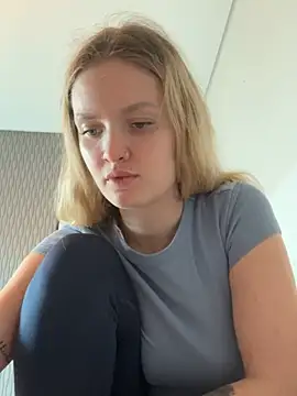 Snapshot of mariemelissah chatting on 03/18/25, 01:09 mariemelissah online show from 03/18/25, 01:09