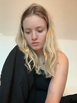 Snapshot of mariemelissah chatting on 03/19/25, 02:02 mariemelissah online show from 03/19/25, 02:02