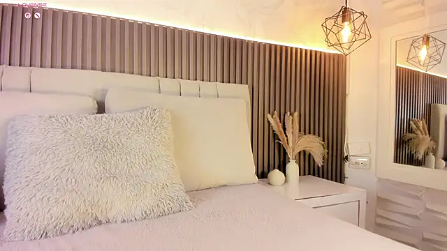 SHANONCLARK online show from 10/30/25, 07:14