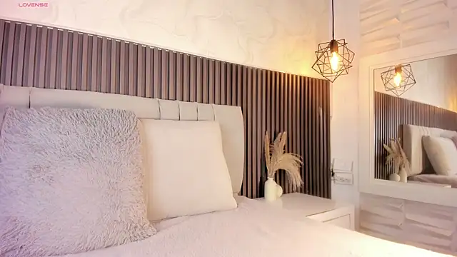 SHANONCLARK online show from 11/23/25, 11:10