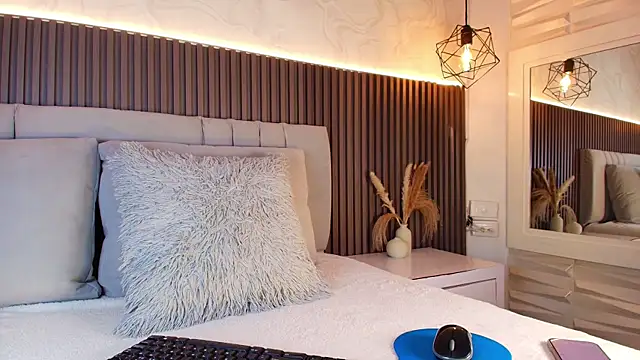 SHANONCLARK online show from 12/21/25, 11:06