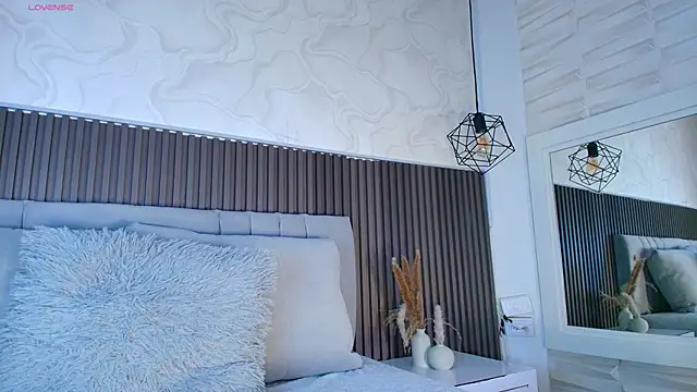 SHANONCLARK online show from 04/15/26, 07:10