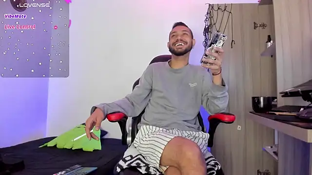 Aron Baylor online show from 10/14/25, 11:27