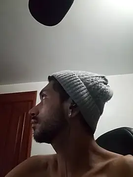 Snapshot of Aron_Baylor chatting on 03/30/26, 08:37 Aron Baylor online show from 03/30/26, 08:37