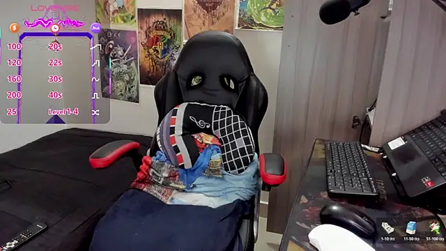 Snapshot of Aron_Baylor chatting on 03/30/26, 11:06 Aron Baylor online show from 03/30/26, 11:06