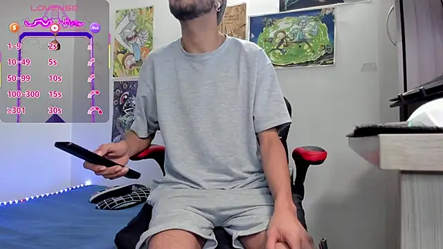 Snapshot of Aron_Baylor chatting on 04/14/26, 05:24 Aron Baylor online show from 04/14/26, 05:24