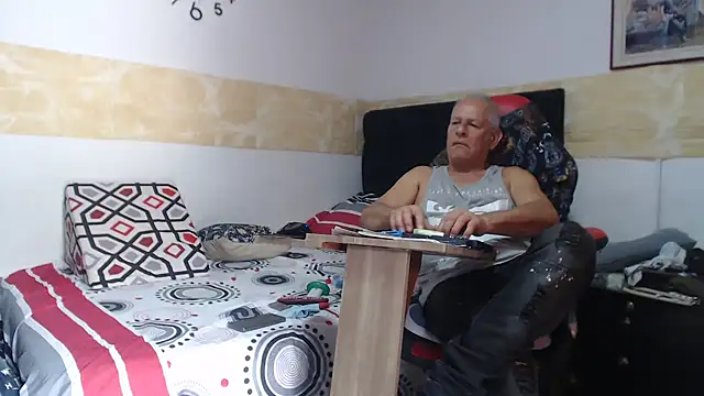 VALENTINO1983  online show from 09/17/25, 04:30