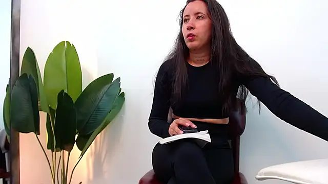 marthina thompsson online show from 01/02/25, 03:40