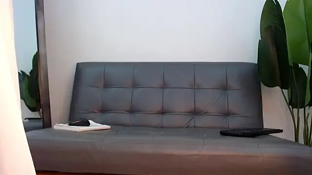 marthina thompsson online show from 01/08/25, 01:20