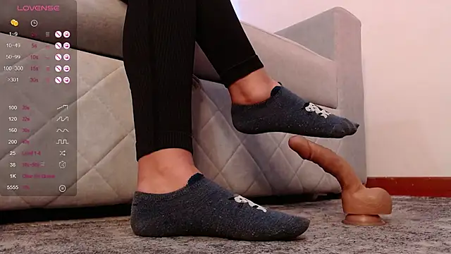 marthina thompsson online show from 10/21/25, 01:12