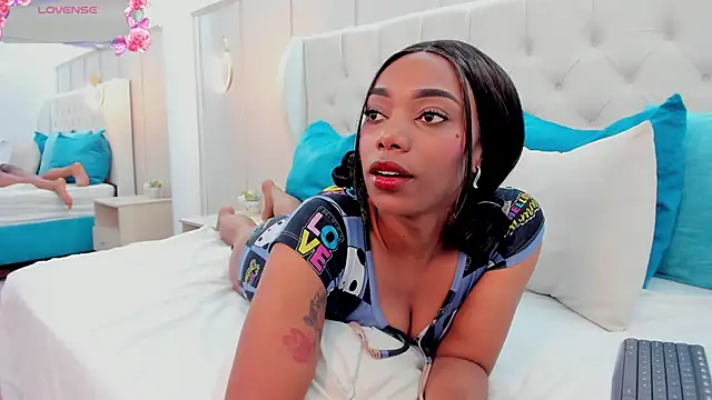 Snapshot of bhritany_brow chatting on 11/28/25, 11:51 bhritany brow online show from 11/28/25, 11:51