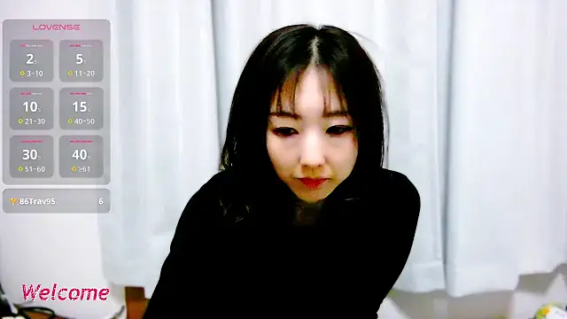 Snapshot of Love_me_Eri_ chatting on 12/15/24, 07:35 Love me Eri online show from 12/15/24, 07:35