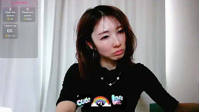 Snapshot of Love_me_Eri_ chatting on 05/26/26, 07:04 Love me Eri online show from 05/26/26, 07:04