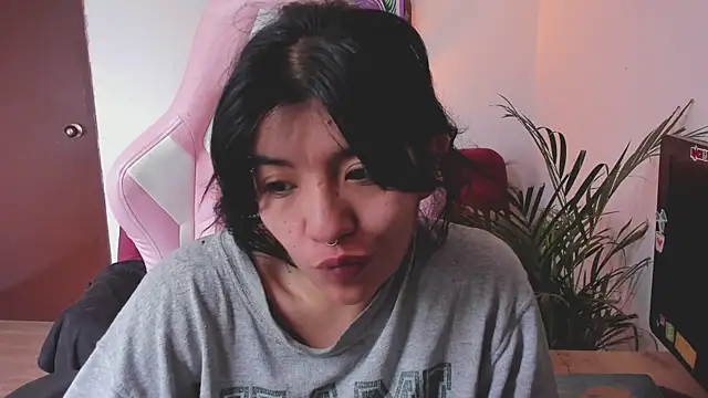 annie walker6 online show from 12/08/24, 05:55