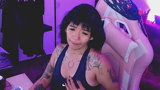 annie walker6 online show from 03/06/25, 03:24