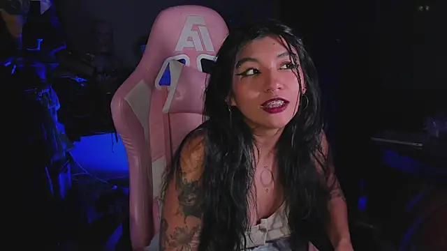 annie walker6 online show from 10/15/25, 01:28