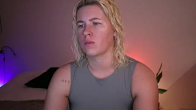 moonamii online show from 01/23/25, 03:22