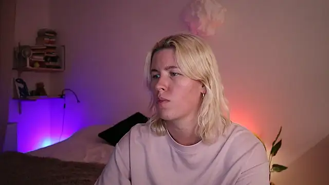 moonamii online show from 01/24/25, 10:30