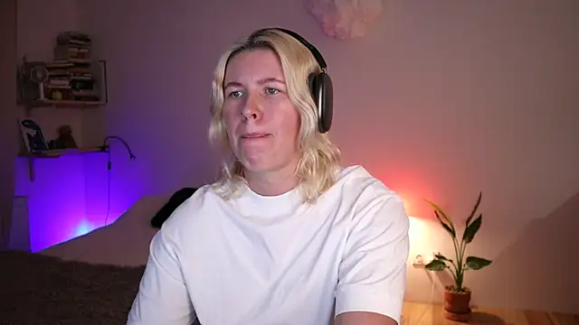 moonamii online show from 01/29/25, 08:35