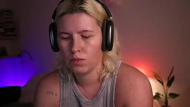 moonamii online show from 01/30/25, 08:53