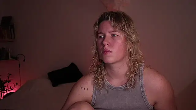 moonamii online show from 10/24/25, 02:35