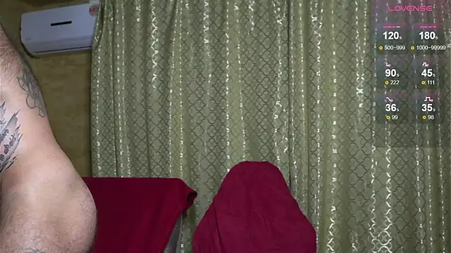 Snapshot of Artem_Dzyuba chatting on 10/12/25, 09:58 Artem Dzyuba online show from 10/12/25, 09:58