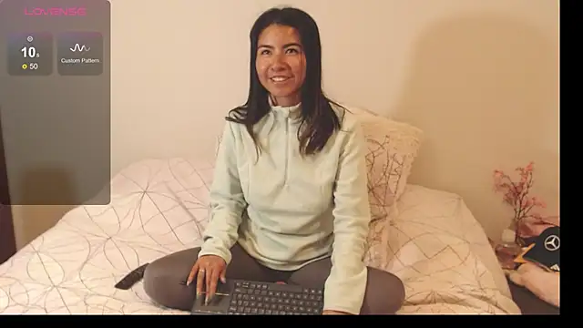 Snapshot of alice_middlee chatting on 11/13/25, 03:55 alice middlee online show from 11/13/25, 03:55