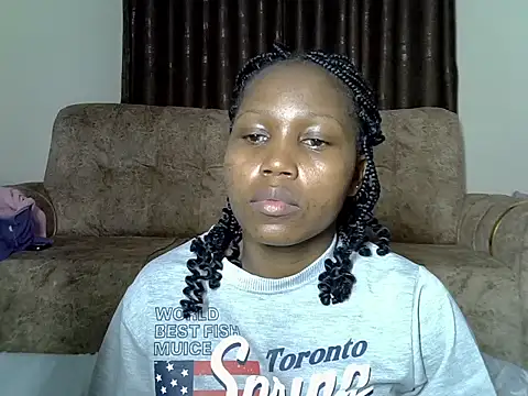 Snapshot of AurelAda chatting on 11/04/25, 11:15 AurelAda online show from 11/04/25, 11:15