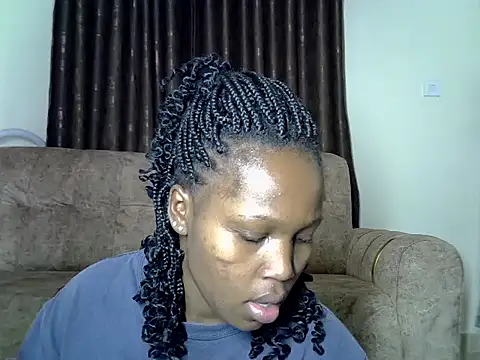 Snapshot of AurelAda chatting on 11/27/25, 12:13 AurelAda online show from 11/27/25, 12:13