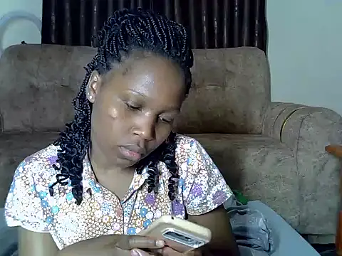 Snapshot of AurelAda chatting on 11/28/25, 11:51 AurelAda online show from 11/28/25, 11:51