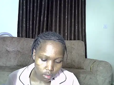 Snapshot of AurelAda chatting on 12/15/25, 11:53 AurelAda online show from 12/15/25, 11:53