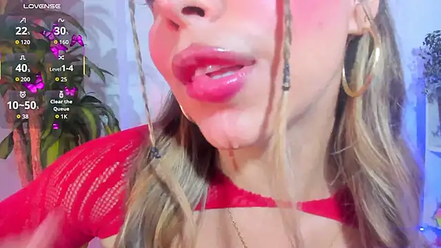 Snapshot of crisbell_lopez chatting on 04/20/26, 12:35 crisbell lopez online show from 04/20/26, 12:35