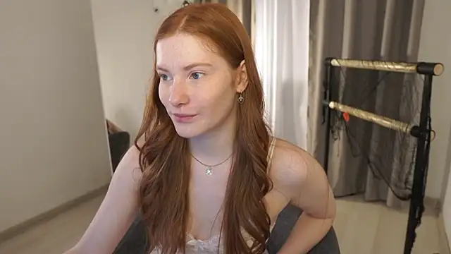 Snapshot of FiaMoor chatting on 11/01/25, 10:50 FiaMoor online show from 11/01/25, 10:50