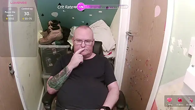 Snapshot of FriendlyDave chatting on 01/15/25, 10:27 FriendlyDave online show from 01/15/25, 10:27