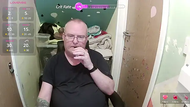 Snapshot of FriendlyDave chatting on 01/25/25, 09:14 FriendlyDave online show from 01/25/25, 09:14