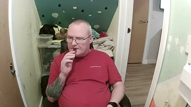 Snapshot of FriendlyDave chatting on 01/29/25, 07:11 FriendlyDave online show from 01/29/25, 07:11