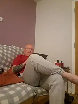 Snapshot of FriendlyDave chatting on 01/31/25, 10:42 FriendlyDave online show from 01/31/25, 10:42