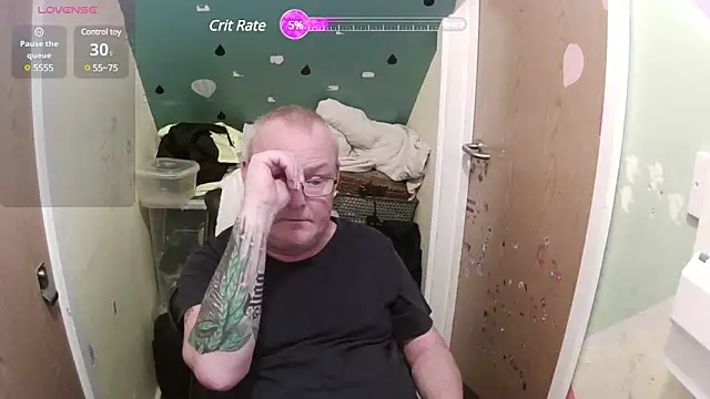 Snapshot of FriendlyDave chatting on 02/01/25, 12:26 FriendlyDave online show from 02/01/25, 12:26