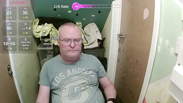 Snapshot of FriendlyDave chatting on 02/07/25, 08:22 FriendlyDave online show from 02/07/25, 08:22