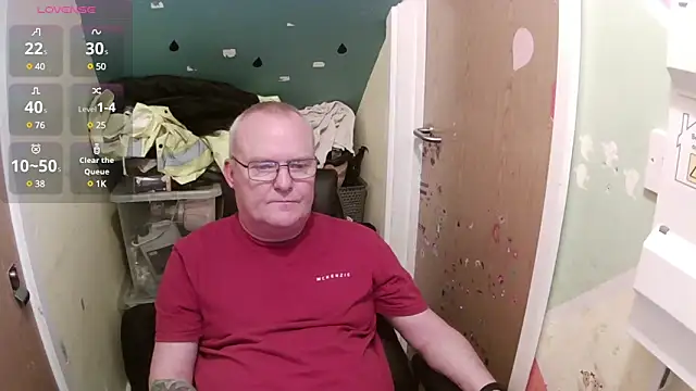 Snapshot of FriendlyDave chatting on 02/10/25, 02:26 FriendlyDave online show from 02/10/25, 02:26