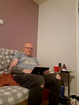 Snapshot of FriendlyDave chatting on 02/13/25, 10:22 FriendlyDave online show from 02/13/25, 10:22