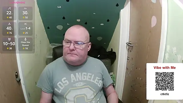 Snapshot of FriendlyDave chatting on 02/15/25, 10:11 FriendlyDave online show from 02/15/25, 10:11