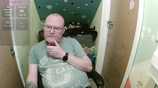 Snapshot of FriendlyDave chatting on 02/16/25, 03:16 FriendlyDave online show from 02/16/25, 03:16