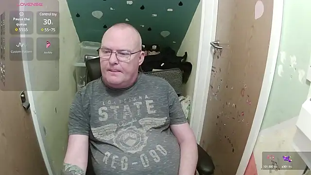 Snapshot of FriendlyDave chatting on 02/17/25, 10:18 FriendlyDave online show from 02/17/25, 10:18