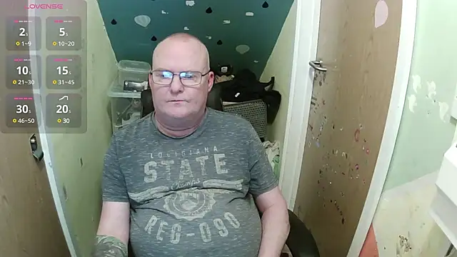 Snapshot of FriendlyDave chatting on 02/18/25, 06:26 FriendlyDave online show from 02/18/25, 06:26