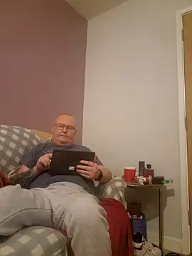 Snapshot of FriendlyDave chatting on 02/18/25, 09:53 FriendlyDave online show from 02/18/25, 09:53