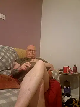 Snapshot of FriendlyDave chatting on 02/24/25, 10:47 FriendlyDave online show from 02/24/25, 10:47