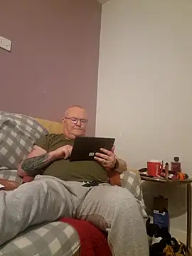 Snapshot of FriendlyDave chatting on 02/26/25, 05:09 FriendlyDave online show from 02/26/25, 05:09