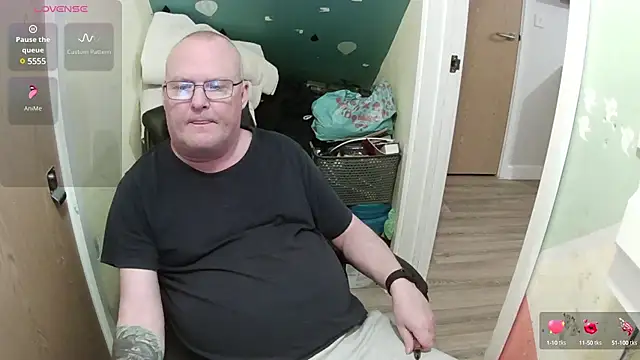 Snapshot of FriendlyDave chatting on 03/02/25, 07:02 FriendlyDave online show from 03/02/25, 07:02