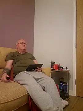 Snapshot of FriendlyDave chatting on 03/07/25, 11:38 FriendlyDave online show from 03/07/25, 11:38